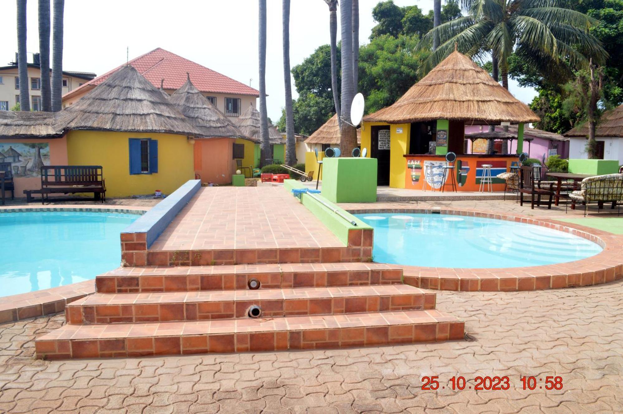 Easy Time Lodge Kololi Exterior foto