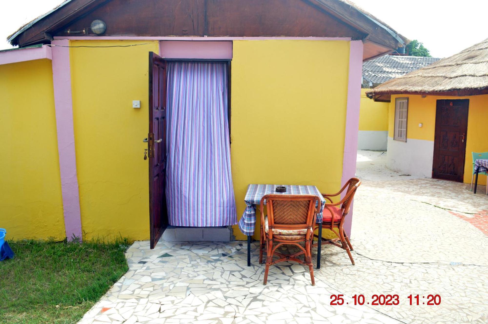 Easy Time Lodge Kololi Exterior foto