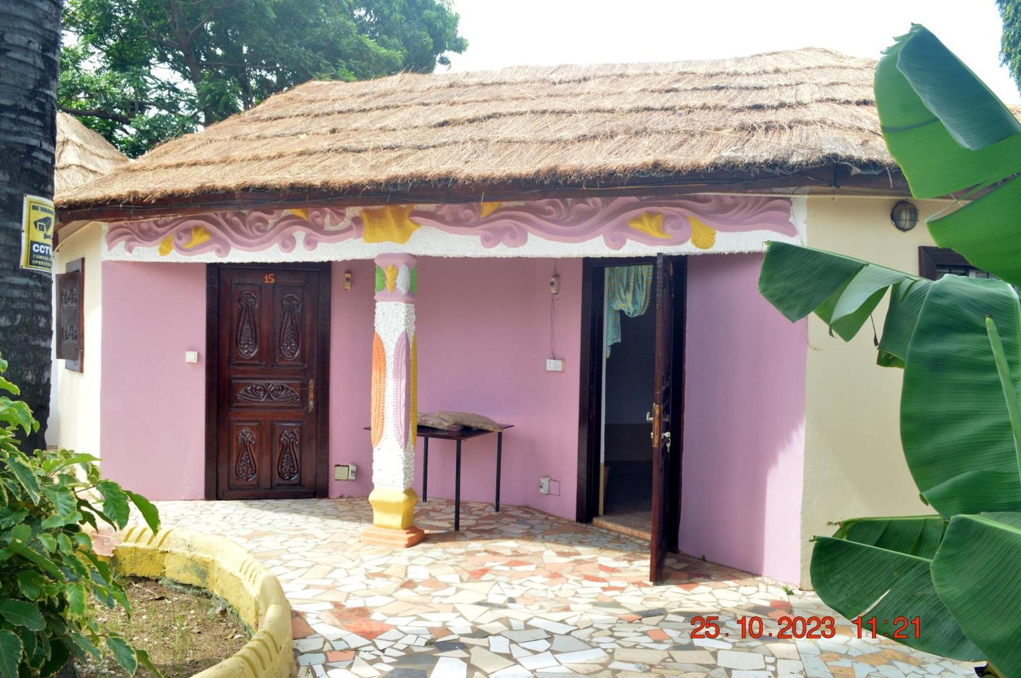 Easy Time Lodge Kololi Exterior foto